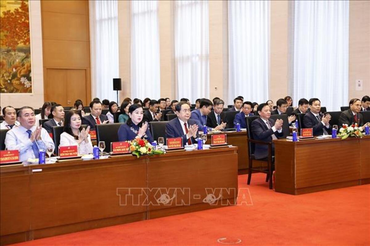 Chủ tịch Quốc hội Trần Thanh Mẫn và đại biểu dự Đại hội Đảng bộ Uỷ ban Pháp luật và Tư pháp lần thứ nhất. Ảnh: Doãn Tấn/TTXVN