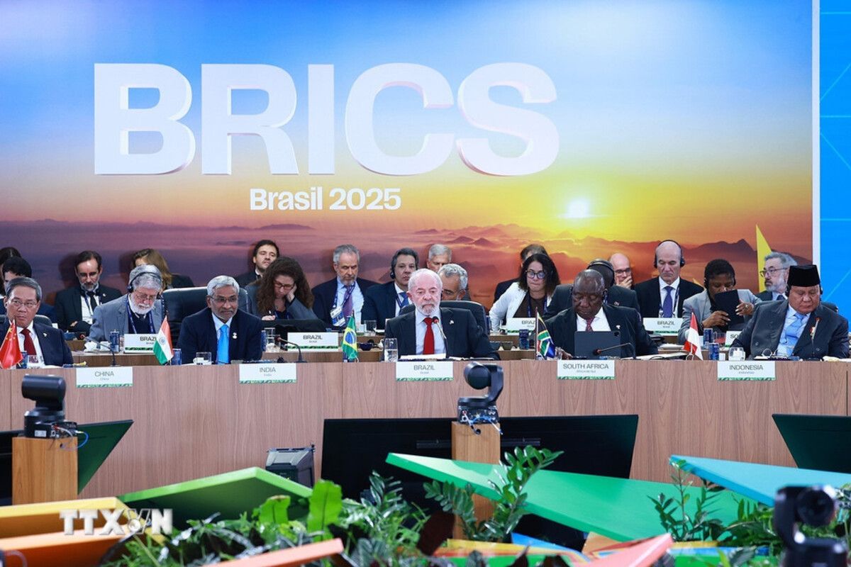 Tổng thống Brazil Lula da Silva chủ trì phiên thảo luận cấp cao "Tăng cường chủ nghĩa đa phương, các vấn đề kinh - tế tài chính và trí tuệ nhân tạo." (Ảnh: Dương Giang/TTXVN)