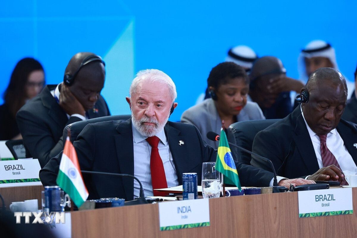 Tổng thống Brazil Lula da Silva chủ trì phiên thảo luận cấp cao "Tăng cường chủ nghĩa đa phương, các vấn đề kinh - tế tài chính và trí tuệ nhân tạo." (Ảnh: Dương Giang/TTXVN)