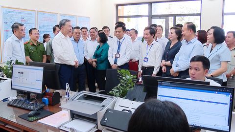 Tổng Bí thư Tô Lâm kiểm tra thực tế tại xã phường ở Hà Nội trong ngày đầu vận hành chính quyền 2 cấp