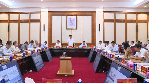 Giải quyết căn cơ, thúc đẩy chuyển đổi số toàn diện