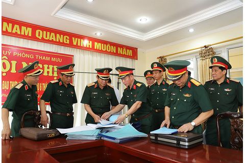 Đại tướng Nguyễn Tân Cương kiểm tra, nắm tình hình kết quả sắp xếp lại cơ quan quân sự địa phương tại Quân khu 3