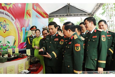 Phát huy vai trò của thanh niên trong xây dựng Quân đội hiện đại