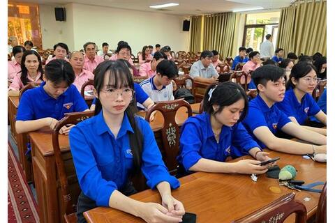 Từ chuyển đổi số giáo dục đến phong trào “Bình dân học vụ số”: Tiên phong vì một xã hội học tập toàn dân