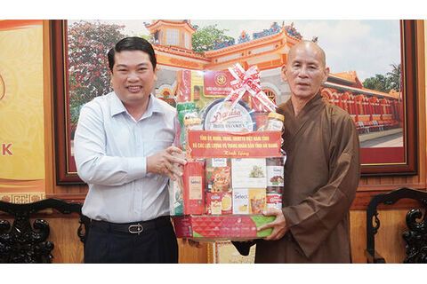 Phó Chủ tịch UBND tỉnh An Giang Lê Trung Hồ thăm các tổ chức tôn giáo trên địa bàn tỉnh