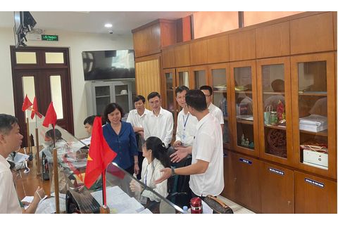  Phó Chủ tịch HĐND tỉnh Trần Thị Hằng nắm tình hình hoạt động tại xã Lạng Giang và Tân Dĩnh