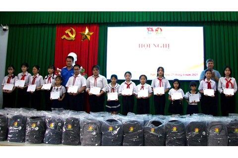 Huyện đoàn - Hội đồng Đội huyện Vạn Ninh tổng kết công tác Đoàn trường học và công tác Đội năm học 2024-2025