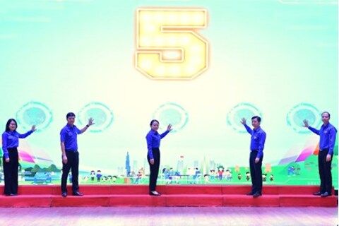Phó Chủ tịch – Tổng Thư ký Nguyễn Thị Thu Hà dự Lễ ra quân đội hình thanh niên tình nguyện hỗ trợ vận hành chính quyền địa phương 2 cấp