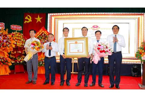Hưng Nguyên đón Bằng công nhận huyện đạt chuẩn nông thôn mới
