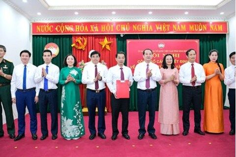 Uỷ ban MTTQ Việt Nam tỉnh Ninh Bình công bố các Quyết định về công tác tổ chức và cán bộ