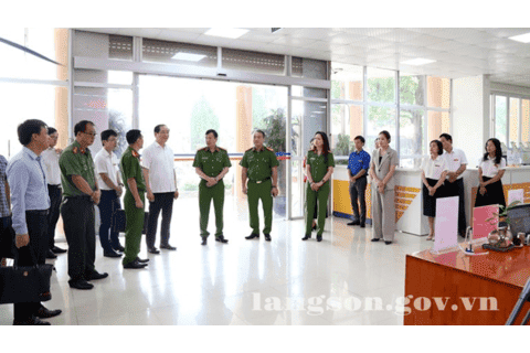 Tổ Công tác triển khai Đề án 06, cải cách thủ tục hành chính và chuyển đổi số gắn với Đề án 06 kiểm tra, đánh giá hệ thống thông tin theo mô hình mới tại tỉnh Lạng Sơn