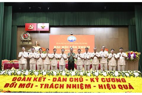 Gương mẫu đi đầu trong thực hiện sứ mệnh bảo vệ Đảng, bảo vệ đường lối của Đảng