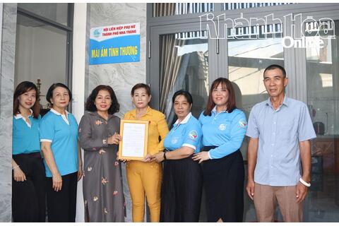 Hội Liên hiệp Phụ nữ TP. Nha Trang bàn giao nhà “Mái ấm tình thương” cho phụ nữ có hoàn cảnh khó khăn