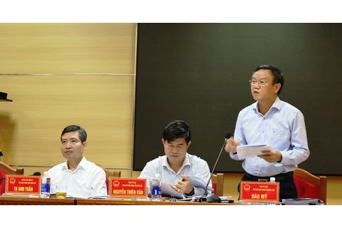Thành viên UBND tỉnh thông qua nhiều dự thảo Nghị quyết trình Kỳ họp chuyên đề lần thứ Nhất