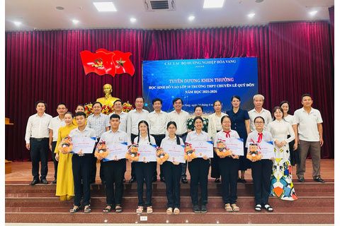 Hòa Vang: Tuyên dương, khen thưởng 07 học sinh xuất trúng tuyển vào lớp 10 Trường THPT chuyên Lê Quý Đôn, năm học 2025 - 2026
