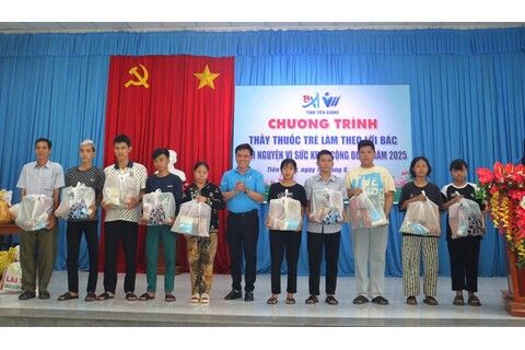 Tiền Giang: Thiết thực chương trình Thầy thuốc trẻ làm theo lời Bác năm 2025