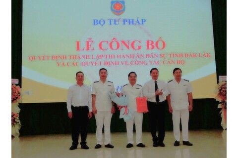Công bố quyết định thành lập và kiện toàn bộ máy tổ chức Thi hành án dân sự Đắk Lắk