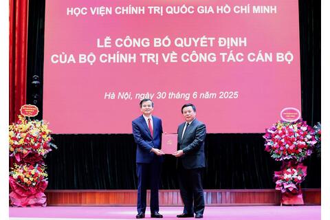 Lễ công bố Quyết định của Bộ Chính trị về công tác cán bộ của Học viện Chính trị quốc gia Hồ Chí Minh