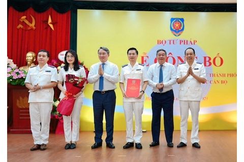 Công bố quyết định thành lập Thi hành án dân sự TP Hà Nội và trao quyết định bổ nhiệm cán bộ