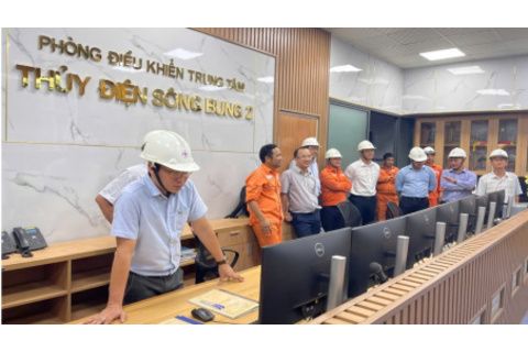 Tổng Giám đốc EVNGENCO2 làm việc với Công ty Thủy điện Sông Bung