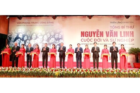 Khai mạc Triển lãm “Tổng Bí thư Nguyễn Văn Linh - Cuộc đời và sự nghiệp”