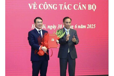 Văn phòng Trung ương Đảng công bố Quyết định của Bộ Chính trị, Ban Bí thư về công tác cán bộ