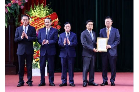 Phó Thủ tướng Lê Thành Long: Thanh Hoá cần giữ gìn hình ảnh, tác phong của người cán bộ "từ phục vụ hành chính sang phục vụ nhân dân"