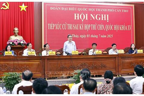 Chủ tịch Quốc hội Trần Thanh Mẫn tiếp xúc cử tri sau Kỳ họp thứ 9