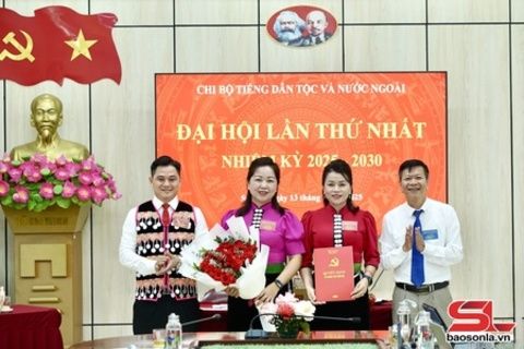 Đưa thông tin kịp thời, chính xác đến đồng bào dân tộc thiểu số