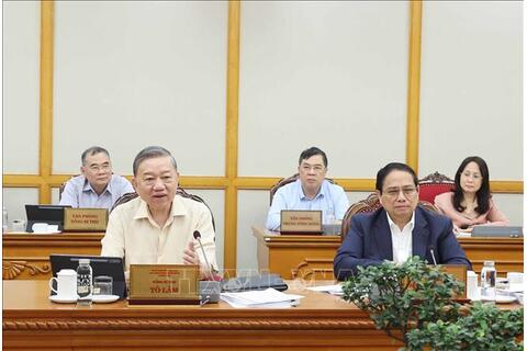 Kết luận của Bộ Chính trị, Ban Bí thư về một số nhiệm vụ tiếp tục xây dựng tổ chức, hoạt động của đơn vị hành chính 2 cấp bảo đảm thông suốt, hiệu quả
