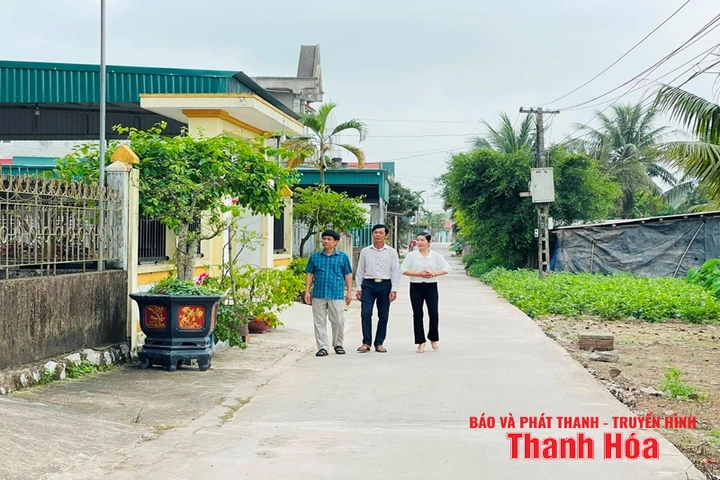 Những bí thư chi bộ, trưởng ban công tác mặt trận  “trọn việc nước, tròn việc dân”