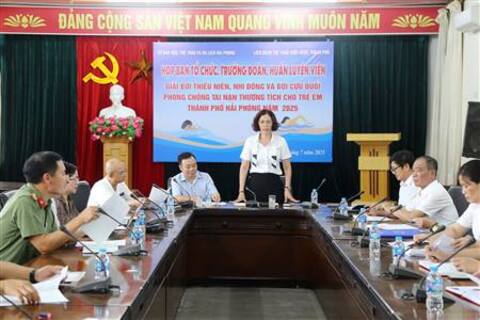 43 đơn vị với gần 400 vận động viên tham dự Giải Bơi thiếu niên, nhi đồng và Bơi cứu đuối phòng chống tai nạn, thương tích cho trẻ em thành phố Hải Phòng năm...