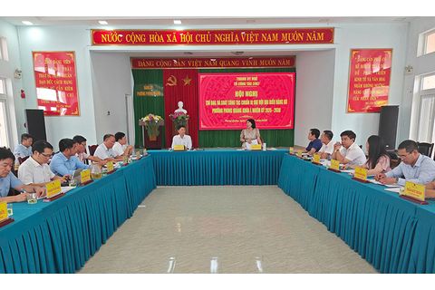 Tổ công tác 2467 của Thành uỷ làm việc với Ban Thường vụ Đảng uỷ phường Phong Quảng