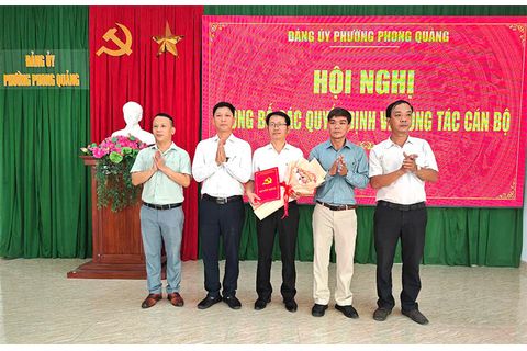 Phong Quảng: Triển khai các nội dung công tác xây dựng Đảng sau tổ chức sắp xếp bộ máy phường