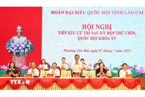 Thường trực Ban Bí thư Trần Cẩm Tú tiếp xúc cử tri tại Lào Cai