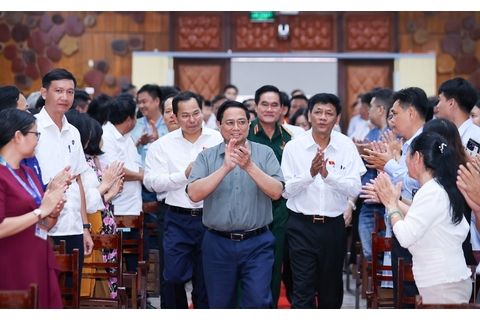 Thủ tướng Phạm Minh Chính tiếp xúc cử tri Cần Thơ