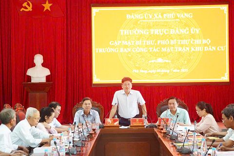 Phú Vang: Thường trực Đảng ủy gặp mặt Bí thư, Phó Bí thư, Trưởng thôn và Trưởng Ban công tác Mặt trận