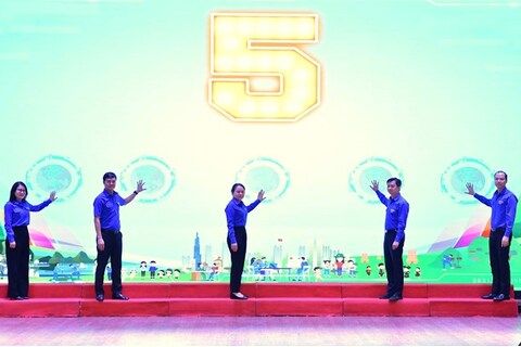 Lễ ra quân đội hình thanh niên tình nguyện hỗ trợ vận hành chính quyền địa phương 2 cấp