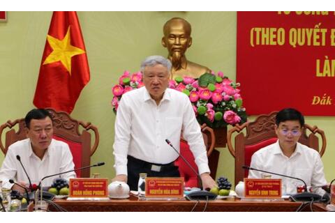 Phó Thủ tướng Thường trực Chính phủ Nguyễn Hòa Bình làm việc với Đắk Lắk