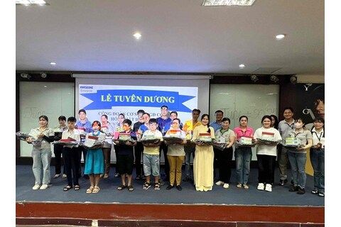 Công ty giày ở Đồng Nai tuyên dương 178 con công nhân học giỏi