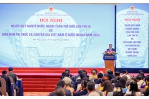 Bảo vệ quyền, lợi ích hợp pháp, chính đáng và phát huy tối đa sức mạnh của cộng đồng người Việt Nam ở nước ngoài*
