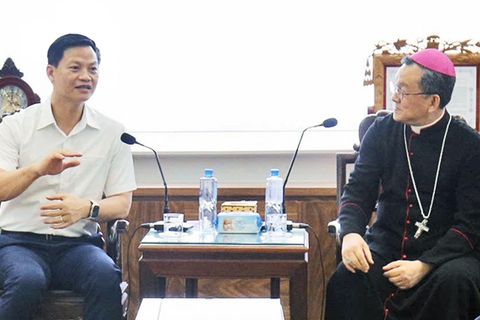 Chủ tịch UBND tỉnh Vương Quốc Tuấn thăm, làm việc với Tòa Giám mục Bắc Ninh