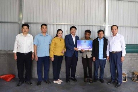 Ủy ban MTTQ Việt Nam tỉnh Điện Biên chung tay xóa nhà tạm cho hộ nghèo