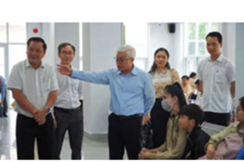 Tập trung giải quyết hồ sơ hành chính cho người dân