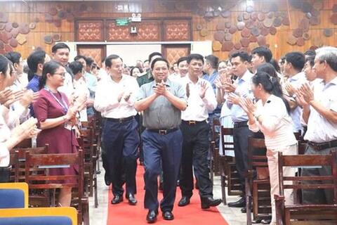Thủ tướng Phạm Minh Chính tiếp xúc cử tri là đại diện giảng viên, cán bộ, công chức, viên chức ngành khoa học công nghệ trên địa bàn TP Cần Thơ