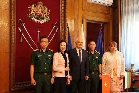 Việt Nam và Bulgaria tăng cường giao lưu, trao đổi kinh nghiệm trong lĩnh vực quốc phòng