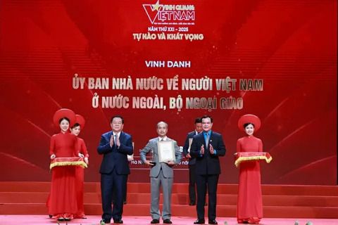 Công tác người Việt Nam ở nước ngoài - trụ cột gắn kết sức mạnh toàn dân trong kỷ nguyên mới