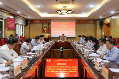 Đổi mới tư duy, nâng tầm đội ngũ tham mưu chiến lược công tác tổ chức xây dựng Đảng