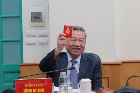 Tổng Bí thư Tô Lâm: Trước hết phải đúng vai, thuộc bài và khép mình trong một tổ chức