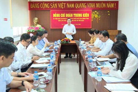 Lãnh đạo UBND tỉnh làm việc với Sở Dân tộc và Tôn giáo